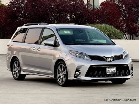 2018 Toyota Sienna SE Premium 8-Passenger