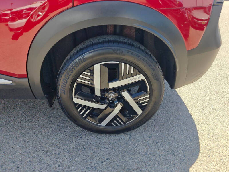 2025 Nissan Kicks SV