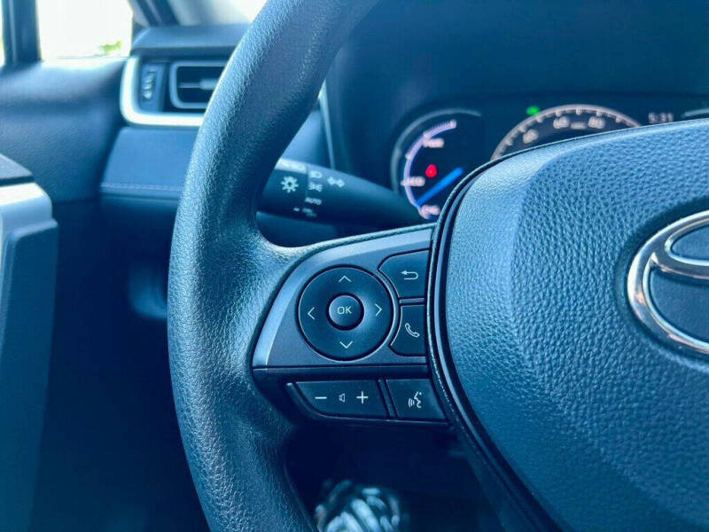 2024 Toyota RAV4 Hybrid XLE