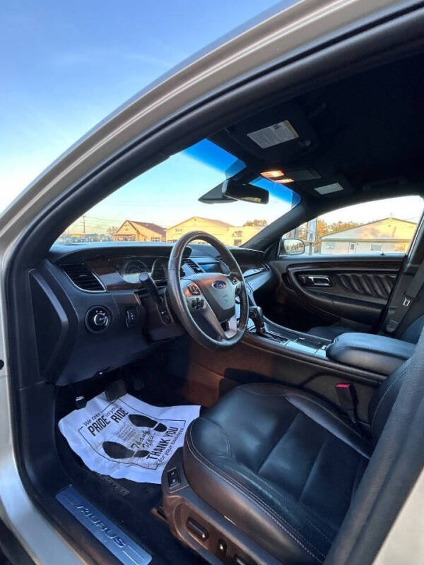 2017 Ford Taurus Limited