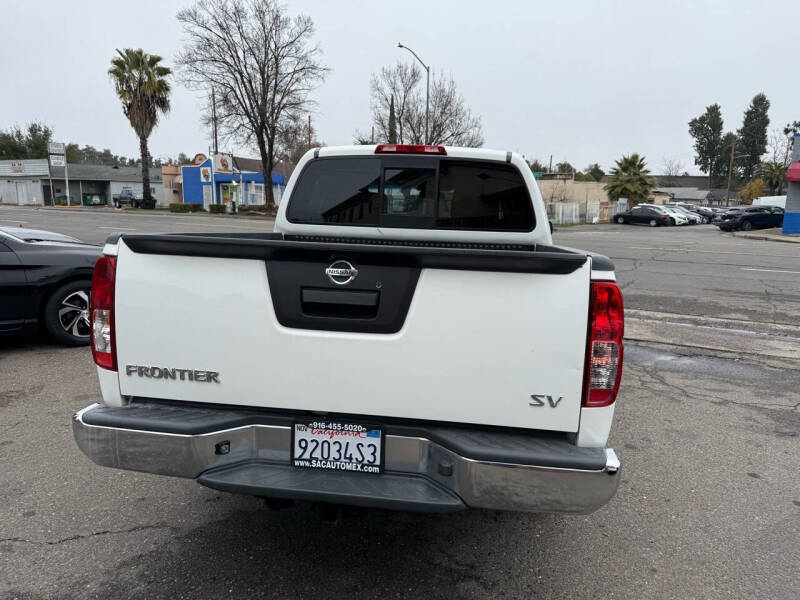 2019 Nissan Frontier SV photo 6