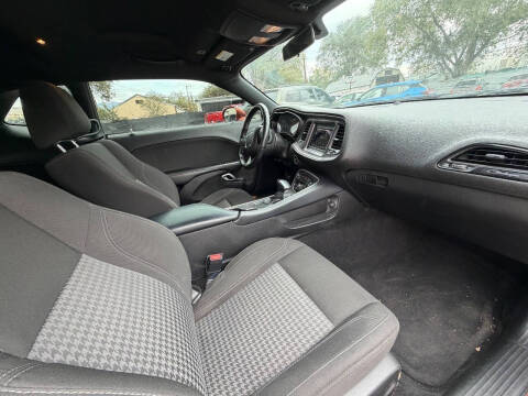 2021 Dodge Challenger SXT