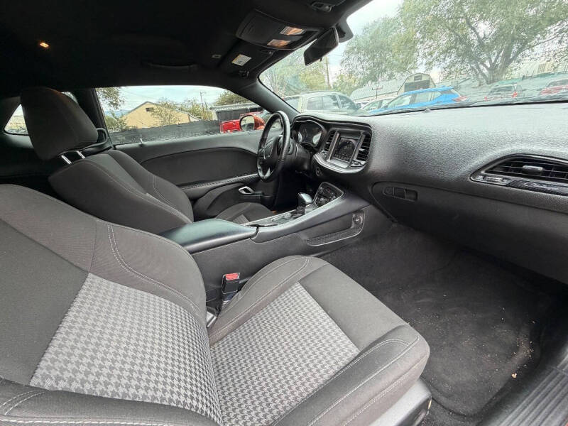 2021 Dodge Challenger SXT