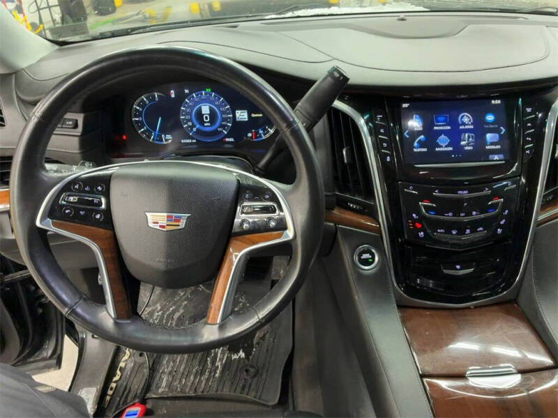 2017 Cadillac Escalade ESV Luxury
