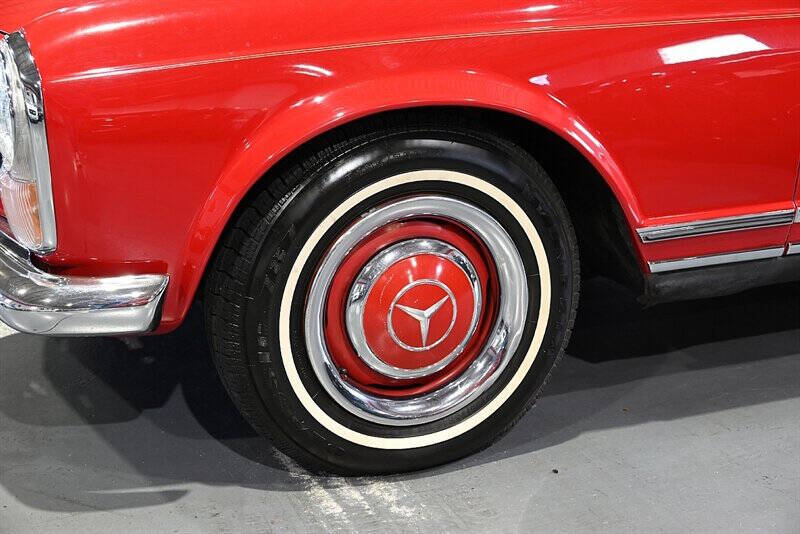 1967 Mercedes-Benz 230SL 11