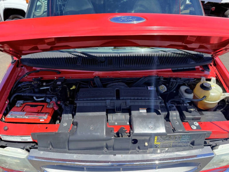 2002 Ford E-Series E-350 SD