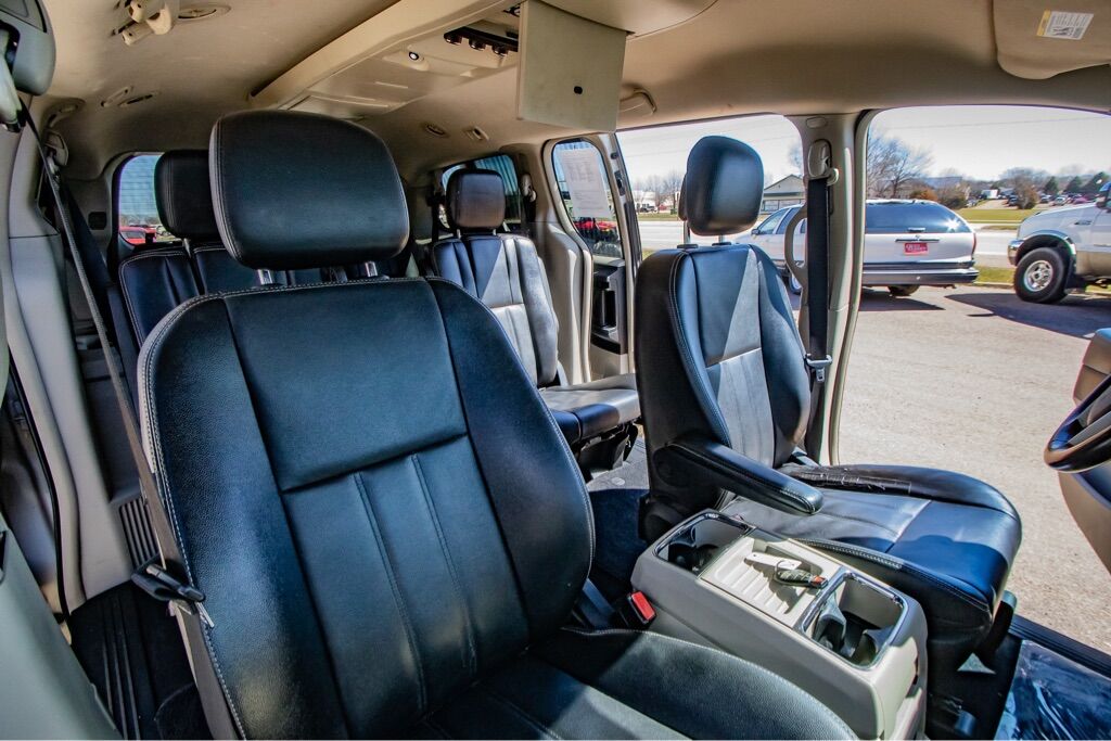 2014 Chrysler Town and Country 87