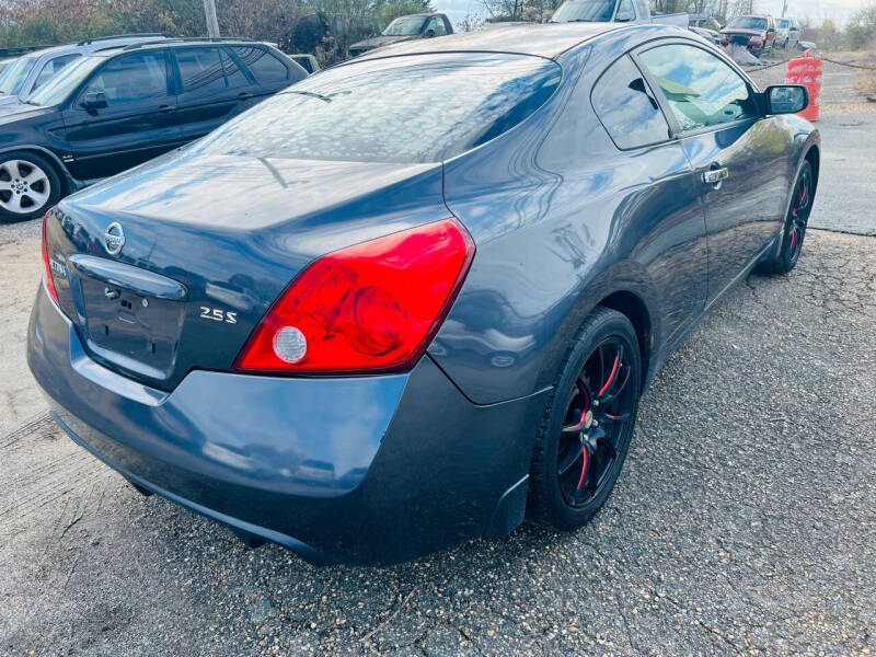 2009 Nissan Altima S photo 5