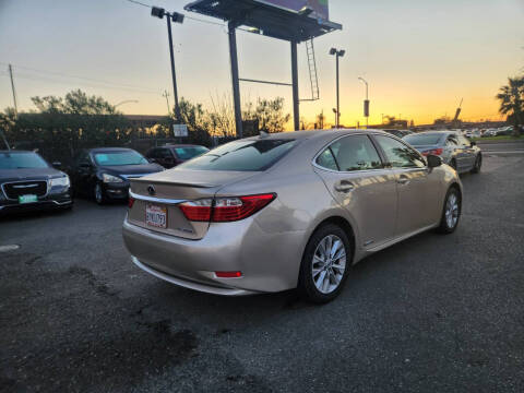 2013 Lexus ES 300h
