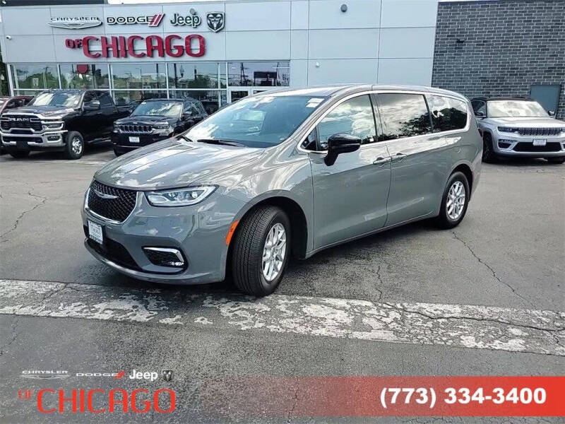 2025 Chrysler Pacifica Select