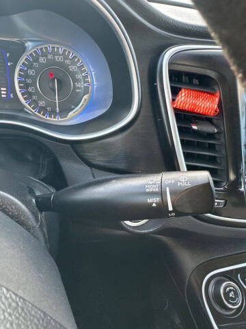 2015 Chrysler 200 Limited