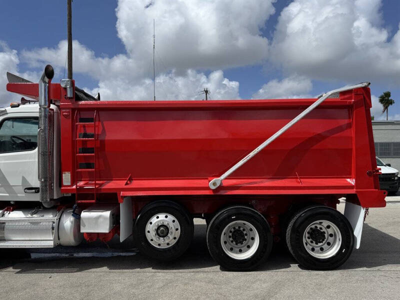 2017 Peterbilt 567