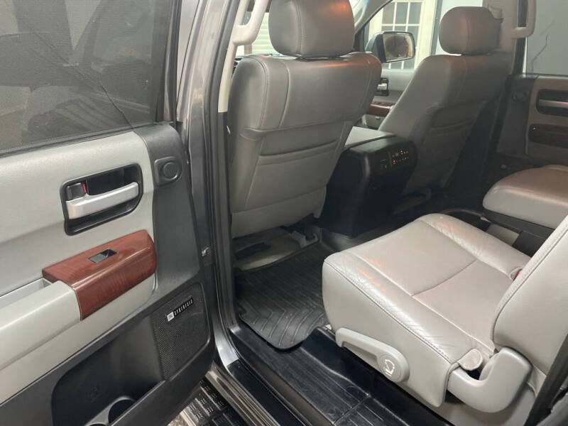 2011 Toyota Sequoia Platinum