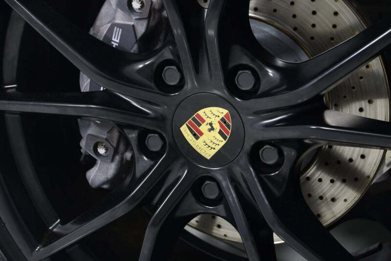 2019 Porsche 911 Carrera