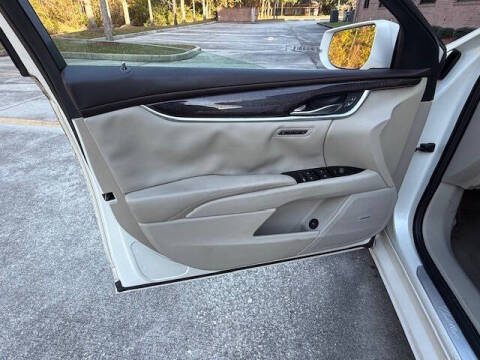 2013 Cadillac XTS Luxury Collection