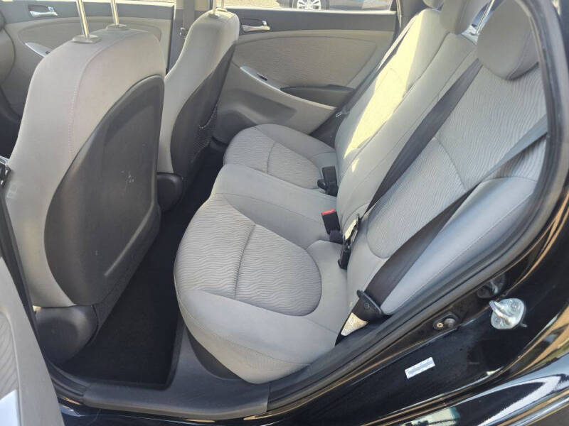 2012 Hyundai Accent GLS