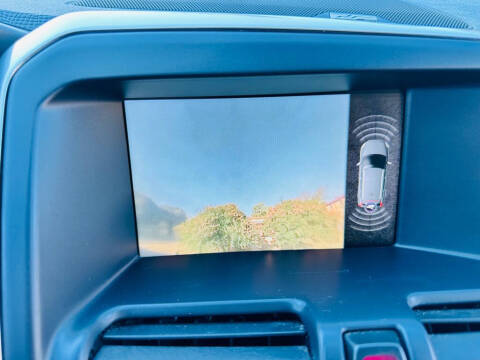 2015 Volvo XC60 T6 R-Design Platinum