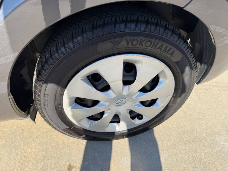 2014 Toyota Prius c Two