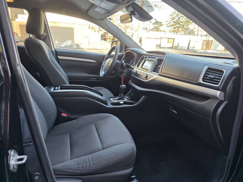 2018 Toyota Highlander LE