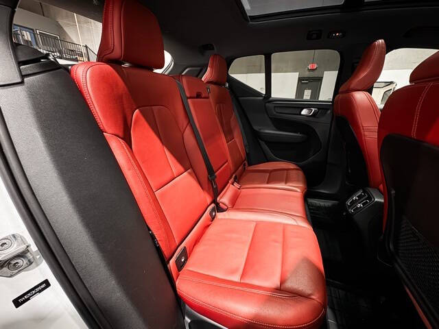 2019 Volvo XC40 T5 Momentum