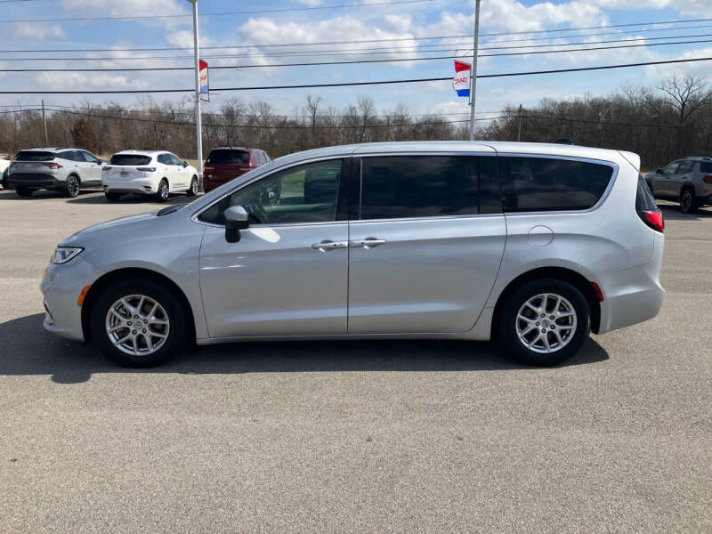 2023 Chrysler Pacifica Touring L