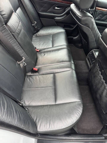 2003 BMW 5 Series 530i