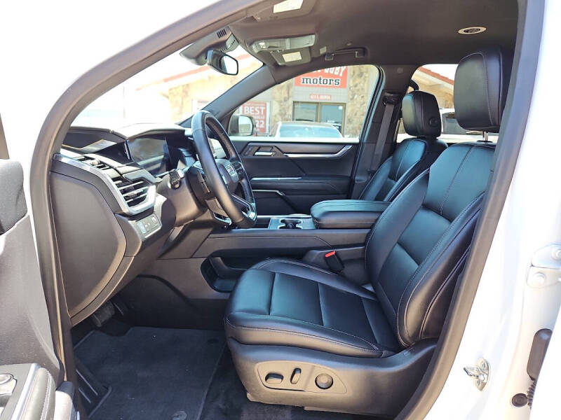2024 GMC Acadia Elevation