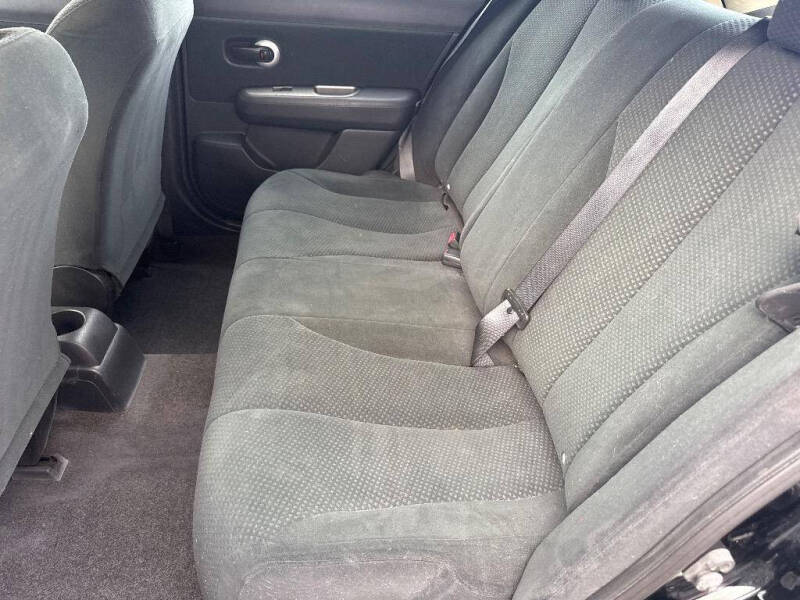 2011 Nissan Versa 1.8 S