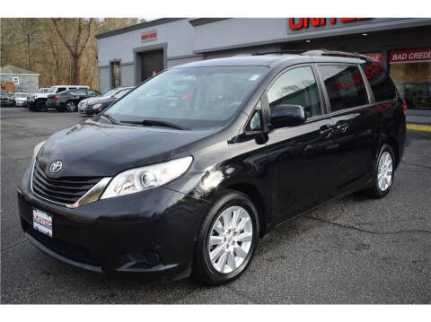 2011 Toyota Sienna LE 7-Passenger