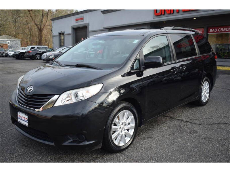 2011 Toyota Sienna LE 7-Passenger
