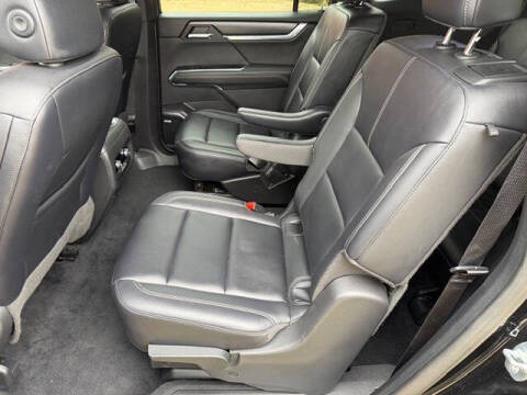 2024 GMC Acadia Elevation