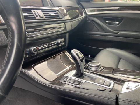 2016 BMW 5 Series 528i