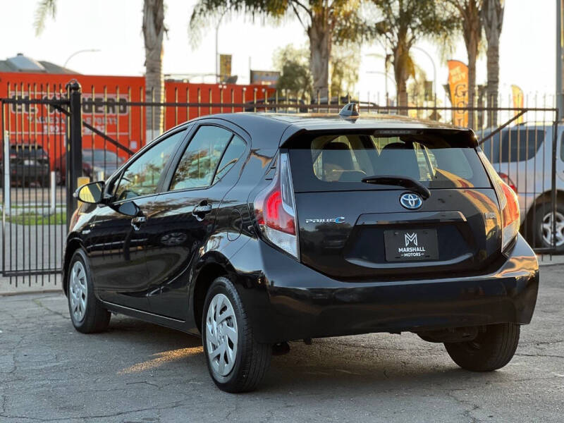 2016 Toyota Prius c One