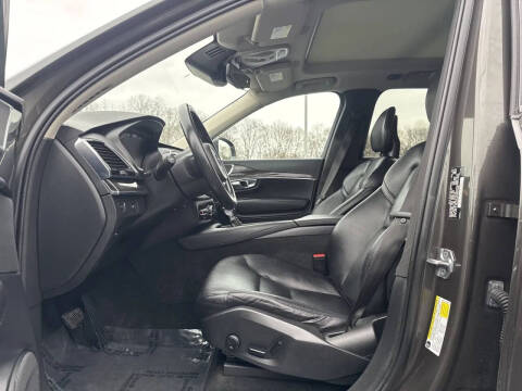 2018 Volvo XC90 T6 Momentum