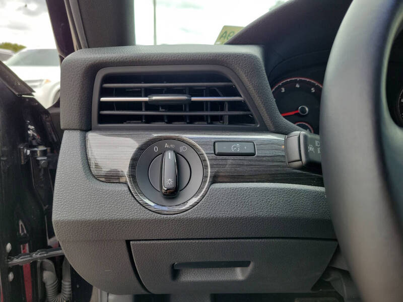 2022 Volkswagen Passat R-Line