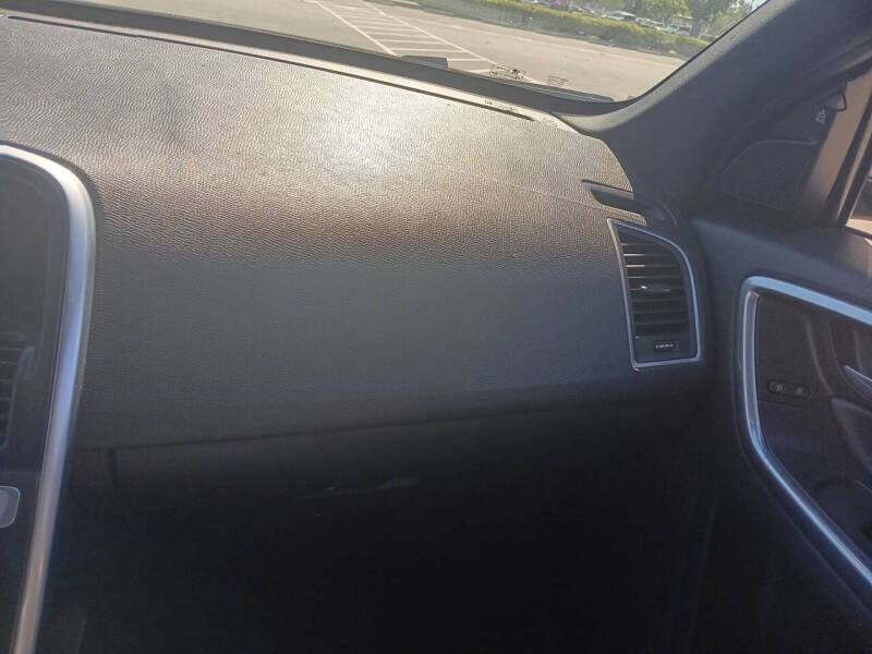 2015 Volvo XC60 T6 Drive-E