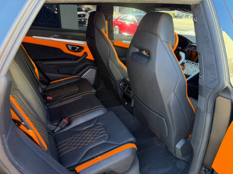 2023 Lamborghini Urus S