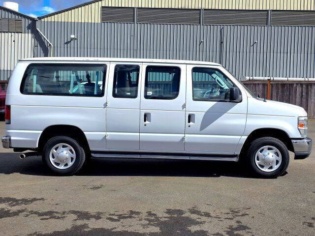 2011 Ford E-Series E-350 SD XLT