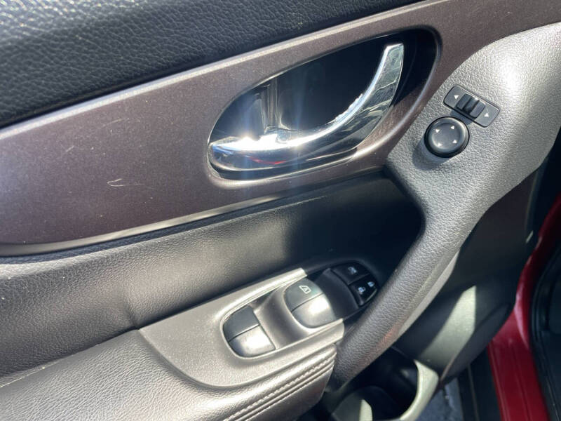 2015 Nissan Rogue S