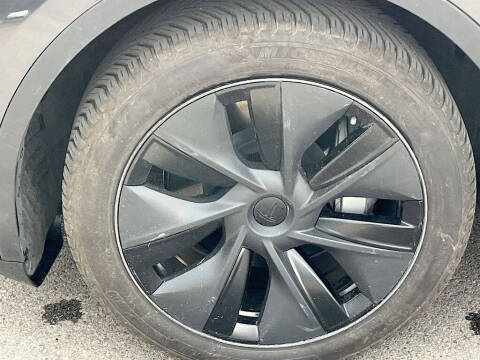 2025 Tesla Model Y Long Range