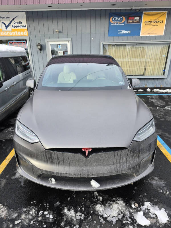 2023 Tesla Model X Long Range's photo