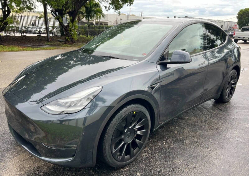 2023 Tesla Model Y Long Range