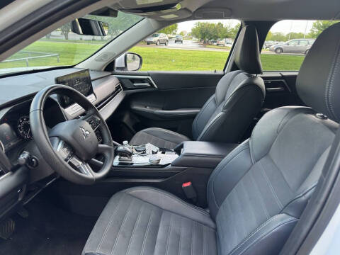 2025 Mitsubishi Outlander SE