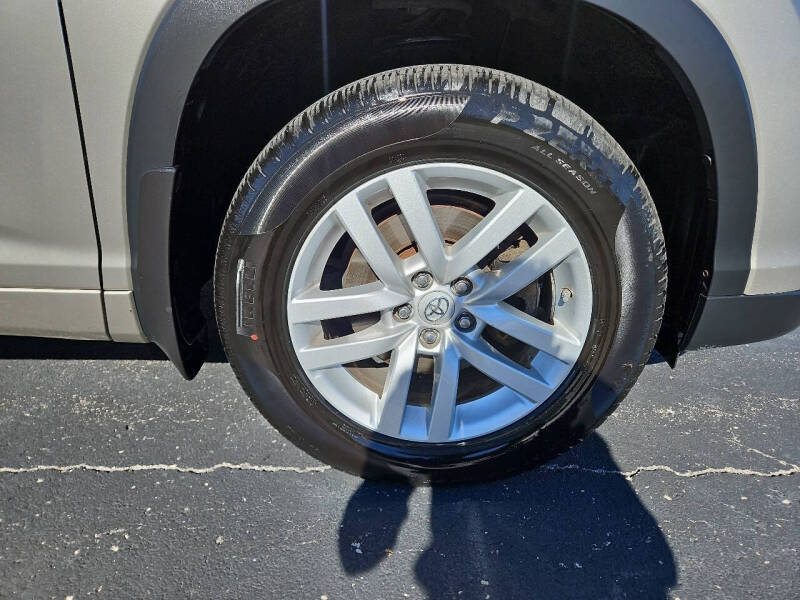 2015 Toyota Highlander LE