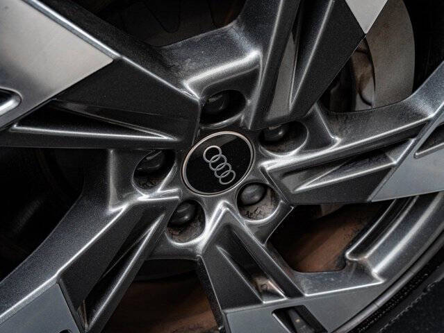2022 Audi e-tron quattro Premium