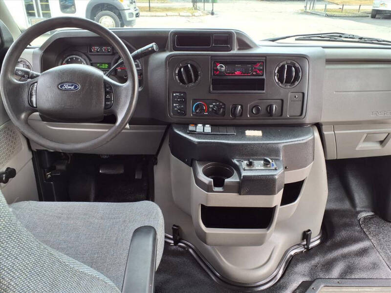 2018 Ford E-Series E-450 SD