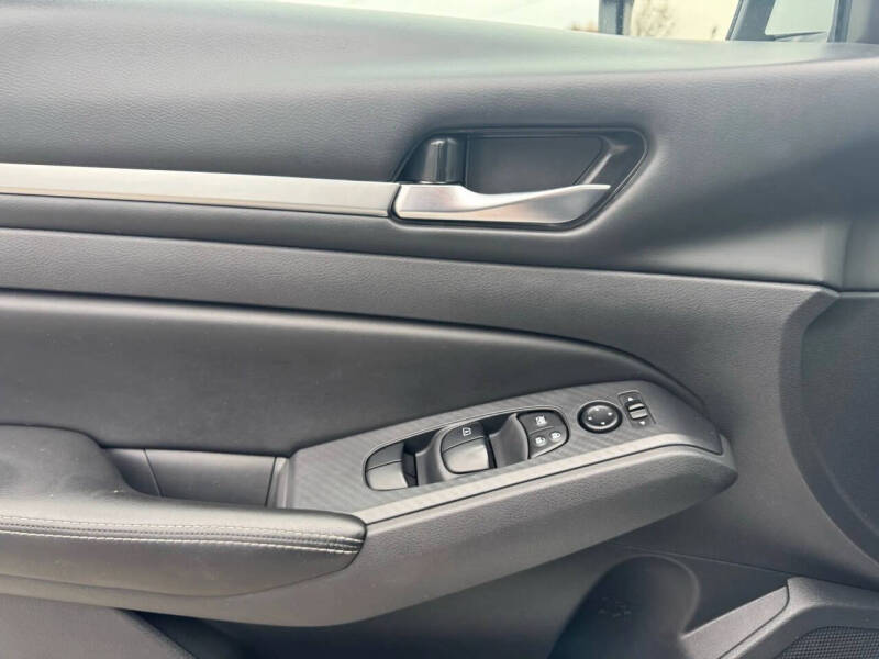 2022 Nissan Altima 2.5 SV