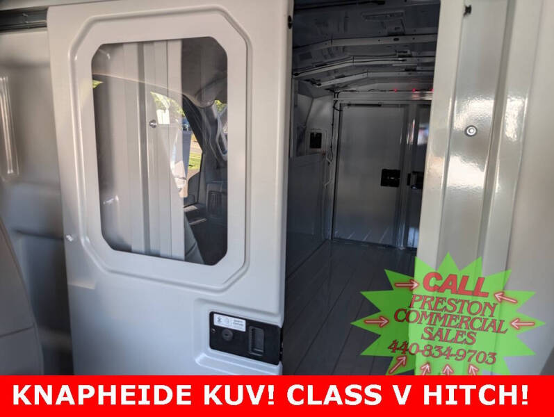 2025 Chevrolet Express 3500