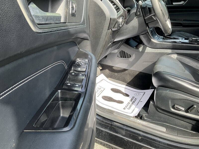 2017 Ford Edge Titanium