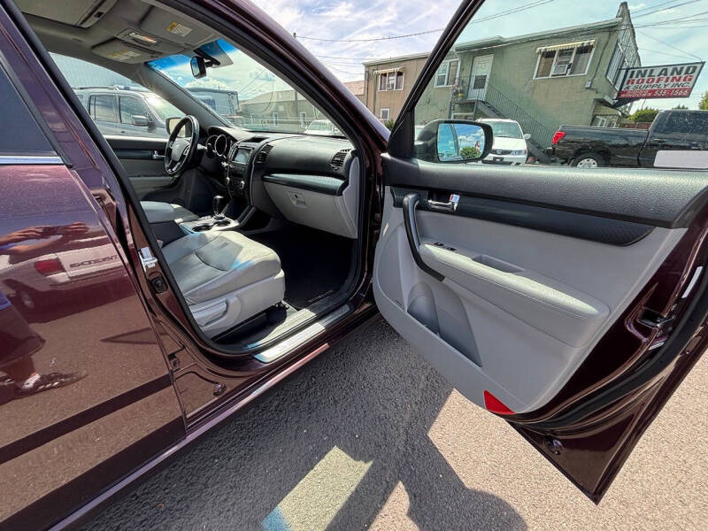 2011 Kia Sorento SX